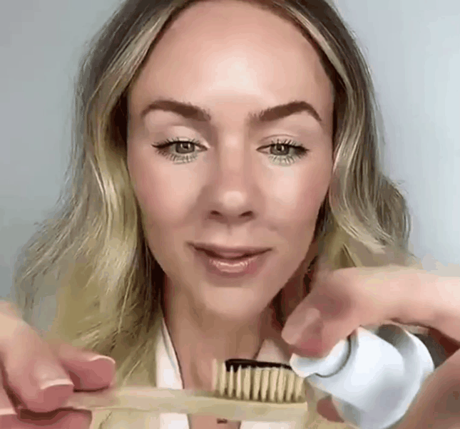 GlorySmile Purple Toothpaste in action - demonstration